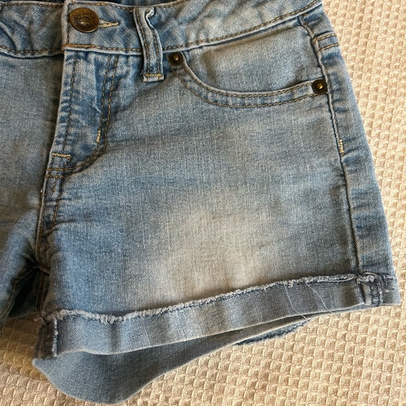 Lucky Brand Shorts & Unicorn Top Set - Picture 5 of 7